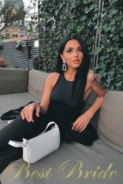 Yuliia, 29