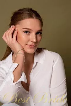 Diana, 23