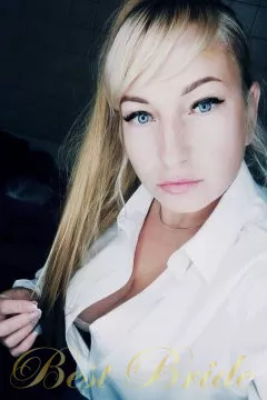 Natalia, 46