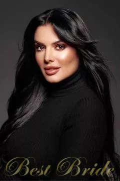 Angelina, 45