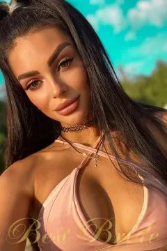 Oleksandra, 33