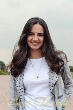 Juliana, 35