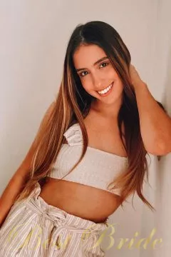 Mayra , 35
