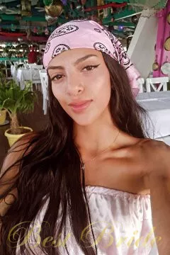 Niria, 25