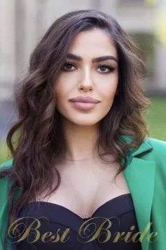 Ilona, 29