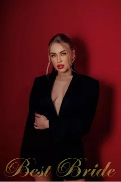 Karina , 25