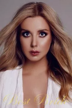 Oleksandra, 30