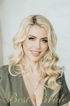 Tamilla, 35