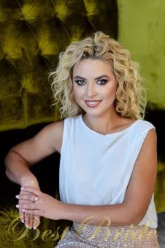 Juliya, 37