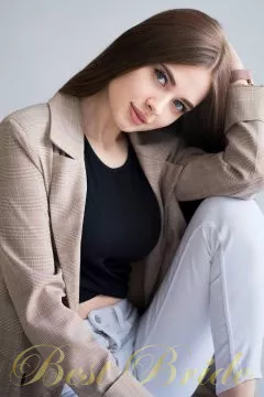 Yulia, 24