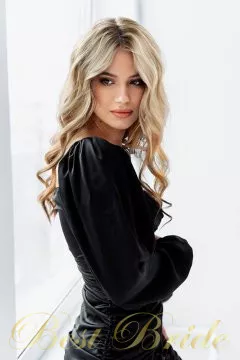 Yulia, 25