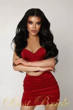 Tetiana, 22