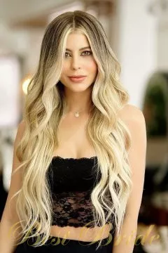 Alejandra, 31