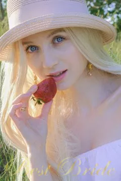 Karina, 31