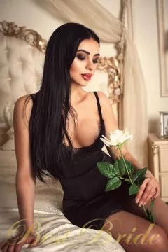 Anna, 37