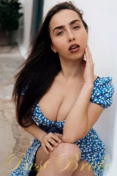 Diana, 24