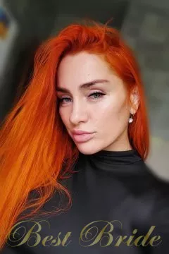 Yana, 44