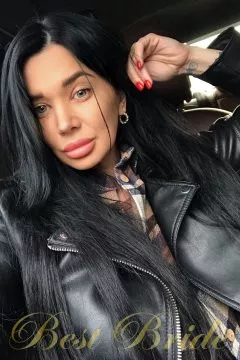 Anna, 35