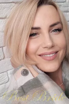 Natalia, 47