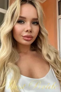 Angelina, 25