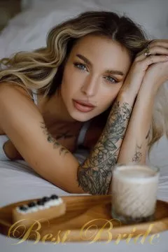 Tatiana, 38
