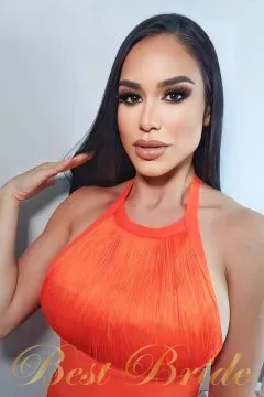 Laura Daniela, 35