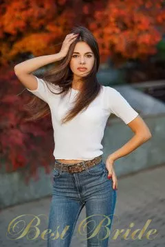 Kateryna, 25