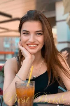 Diana, 27