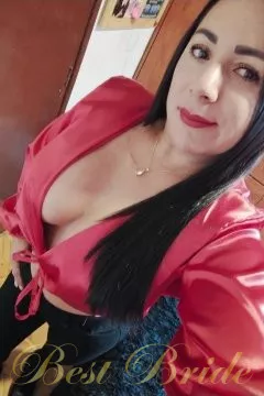 Claudia, 49
