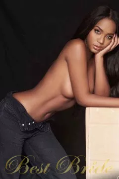 Maria Fernanda, 28