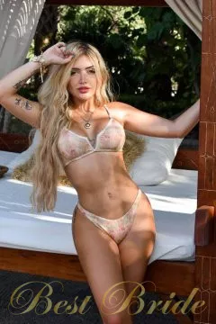 Alexia, 29