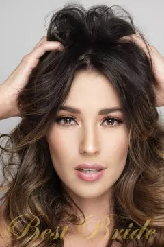 Alejandra, 31