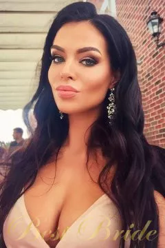 Mariia, 37