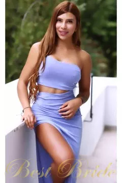 Estefania, 41