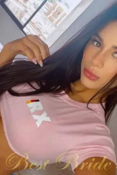 Luisa, 34