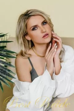 Kristina, 39