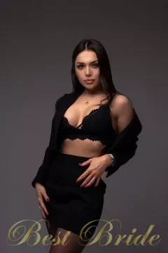 Anna, 36