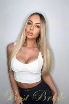 Paulina, 35