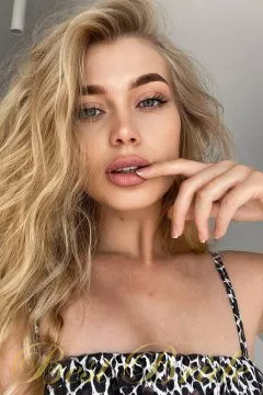 Nadezhda, 25