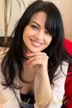 Natalia, 52