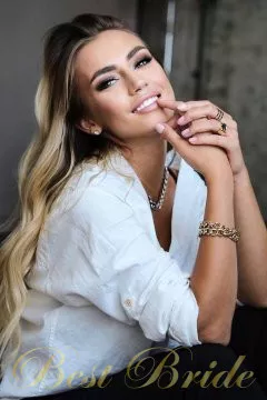 Katya, 32