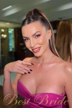 Tailaine, 34