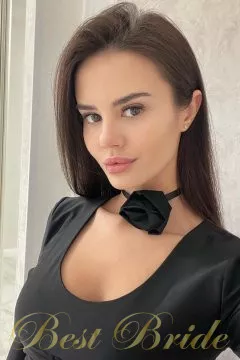 Larysa, 32