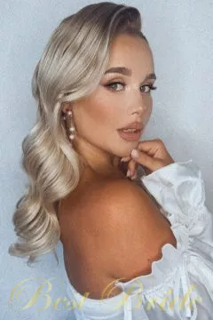 Anna, 29