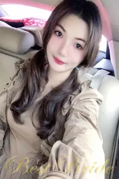 caixia, 32
