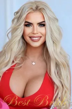 Yana, 37