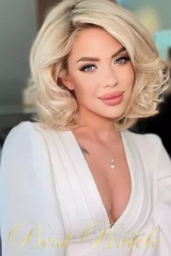 Sonja, 22