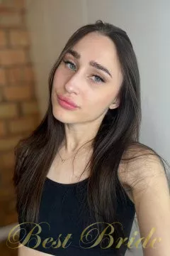 Valeria, 25